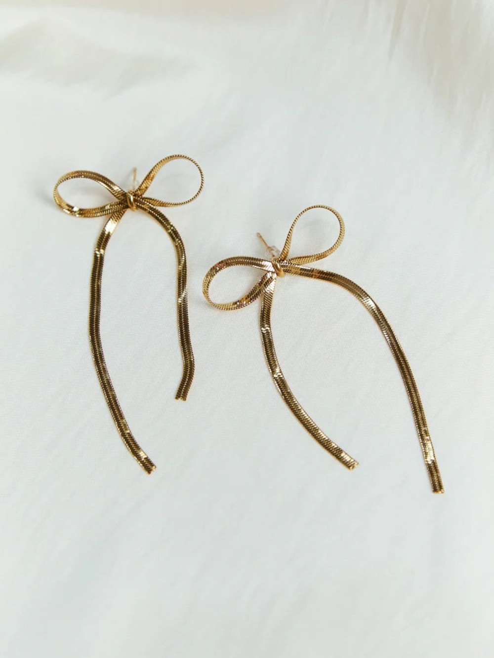Royal Chain Gold Bows Dangler Earrings